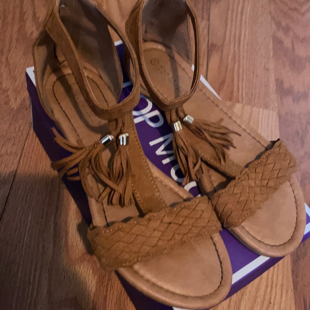 Casual sandals